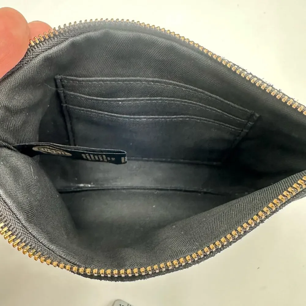 FOSSIL women's black leather wristlet zipper closure